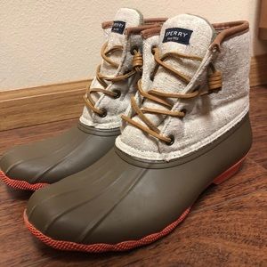 SPERRY Saltwater Duck Boots (Peach Sole)